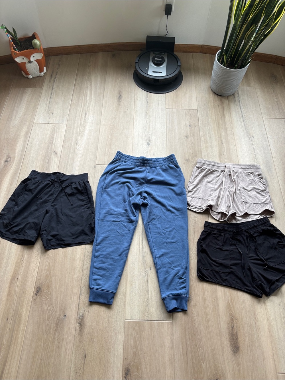 ☕️NWOT 3 shorts and 1 pair of fleece joggers